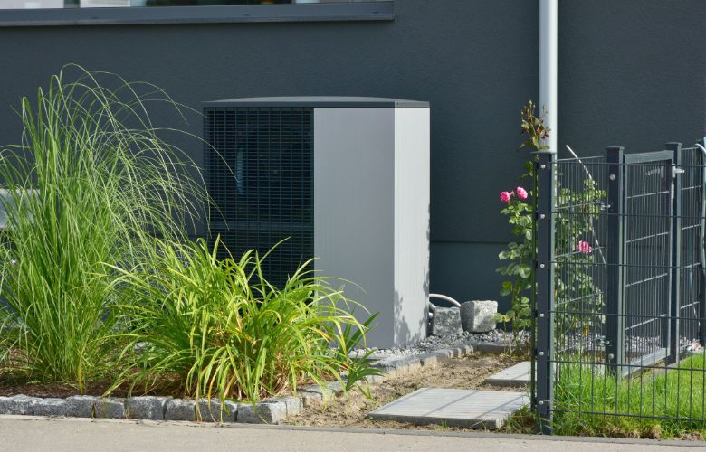 buitenunit warmtepomp planten 